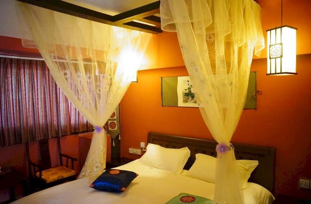 Lijiang Wangjia Courtyard Inn ภายนอก รูปภาพ