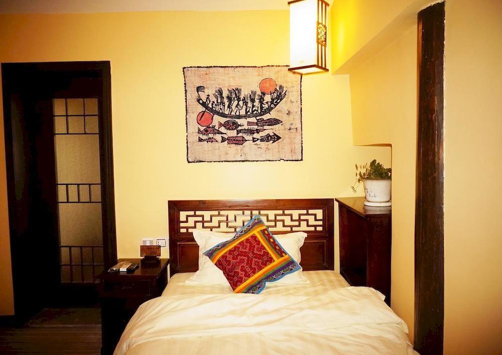 Lijiang Wangjia Courtyard Inn ภายนอก รูปภาพ