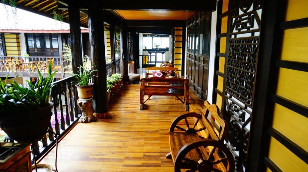Lijiang Wangjia Courtyard Inn ภายนอก รูปภาพ