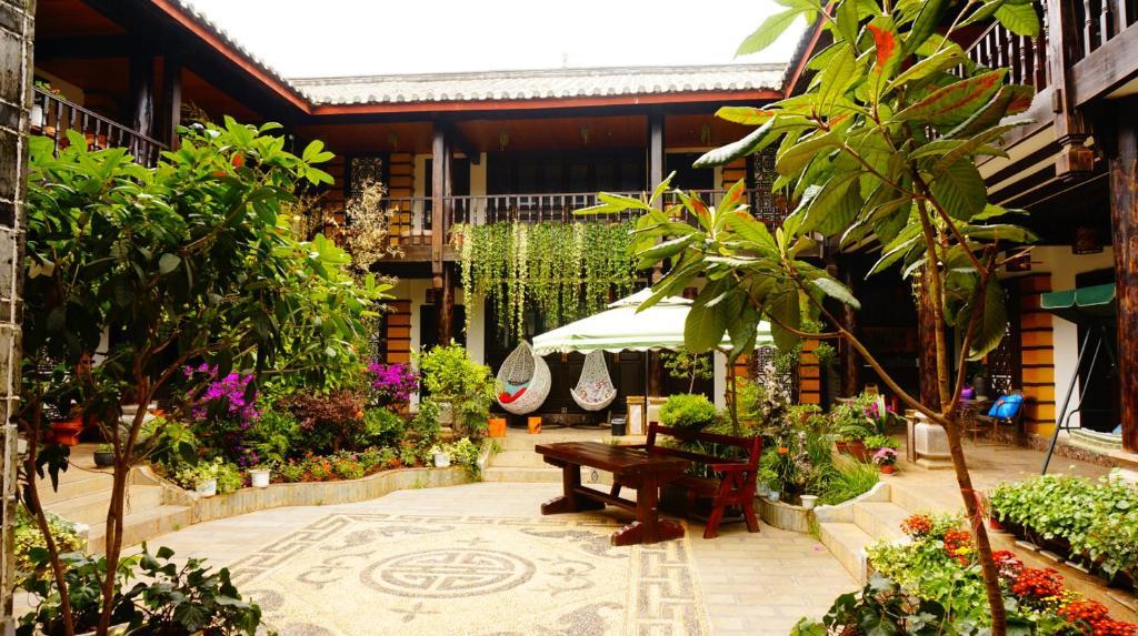 Lijiang Wangjia Courtyard Inn ภายนอก รูปภาพ