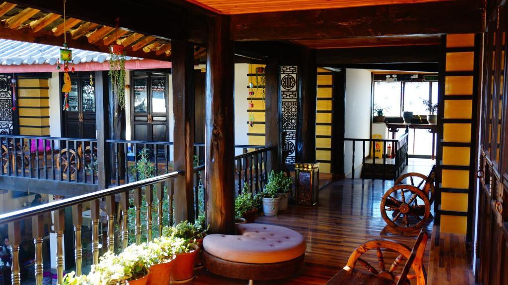 Lijiang Wangjia Courtyard Inn ภายนอก รูปภาพ