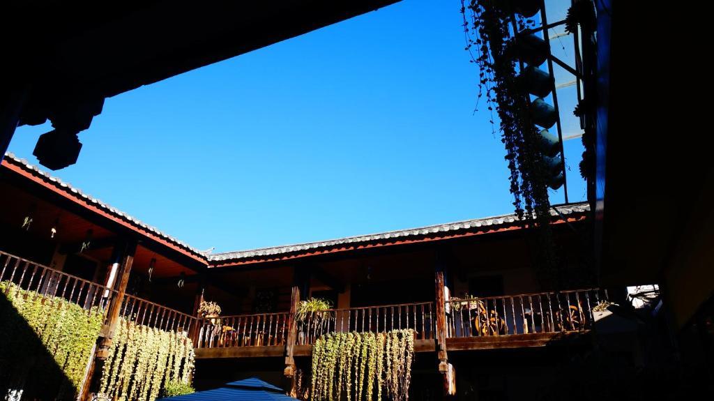 Lijiang Wangjia Courtyard Inn ภายนอก รูปภาพ